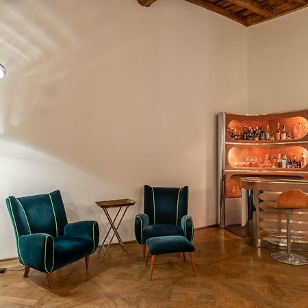 Chic And Style In Historical Via Giulia Apartment โรม ภายนอก รูปภาพ