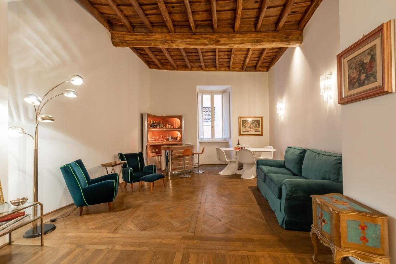 Chic And Style In Historical Via Giulia Apartment โรม ภายนอก รูปภาพ