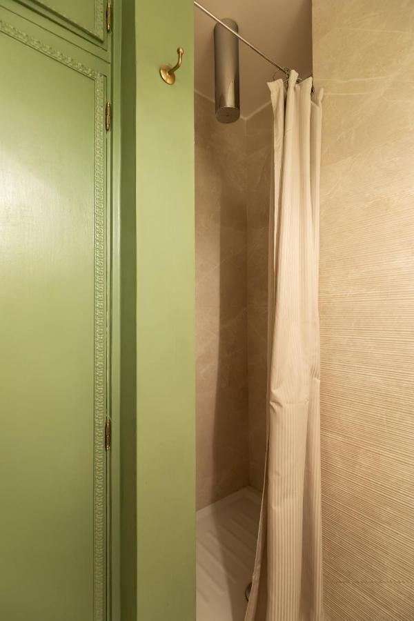 Chic And Style In Historical Via Giulia Apartment โรม ภายนอก รูปภาพ