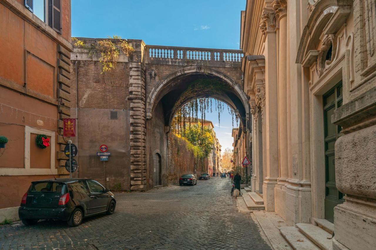 Chic And Style In Historical Via Giulia Apartment โรม ภายนอก รูปภาพ