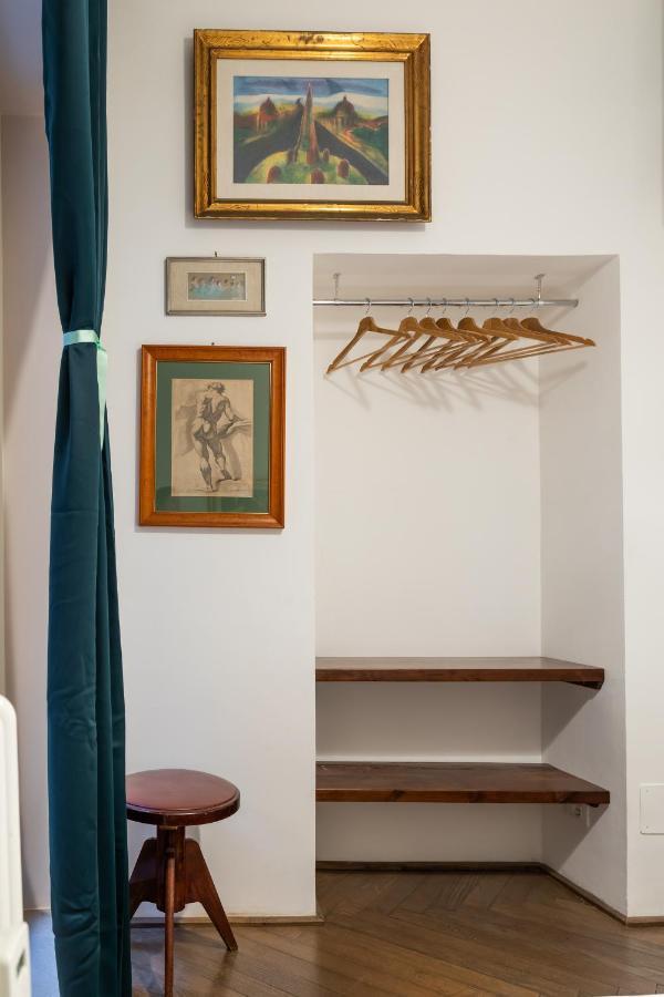 Chic And Style In Historical Via Giulia Apartment โรม ภายนอก รูปภาพ