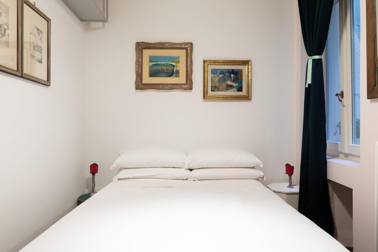 Chic And Style In Historical Via Giulia Apartment โรม ภายนอก รูปภาพ