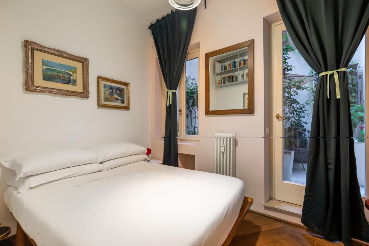 Chic And Style In Historical Via Giulia Apartment โรม ภายนอก รูปภาพ